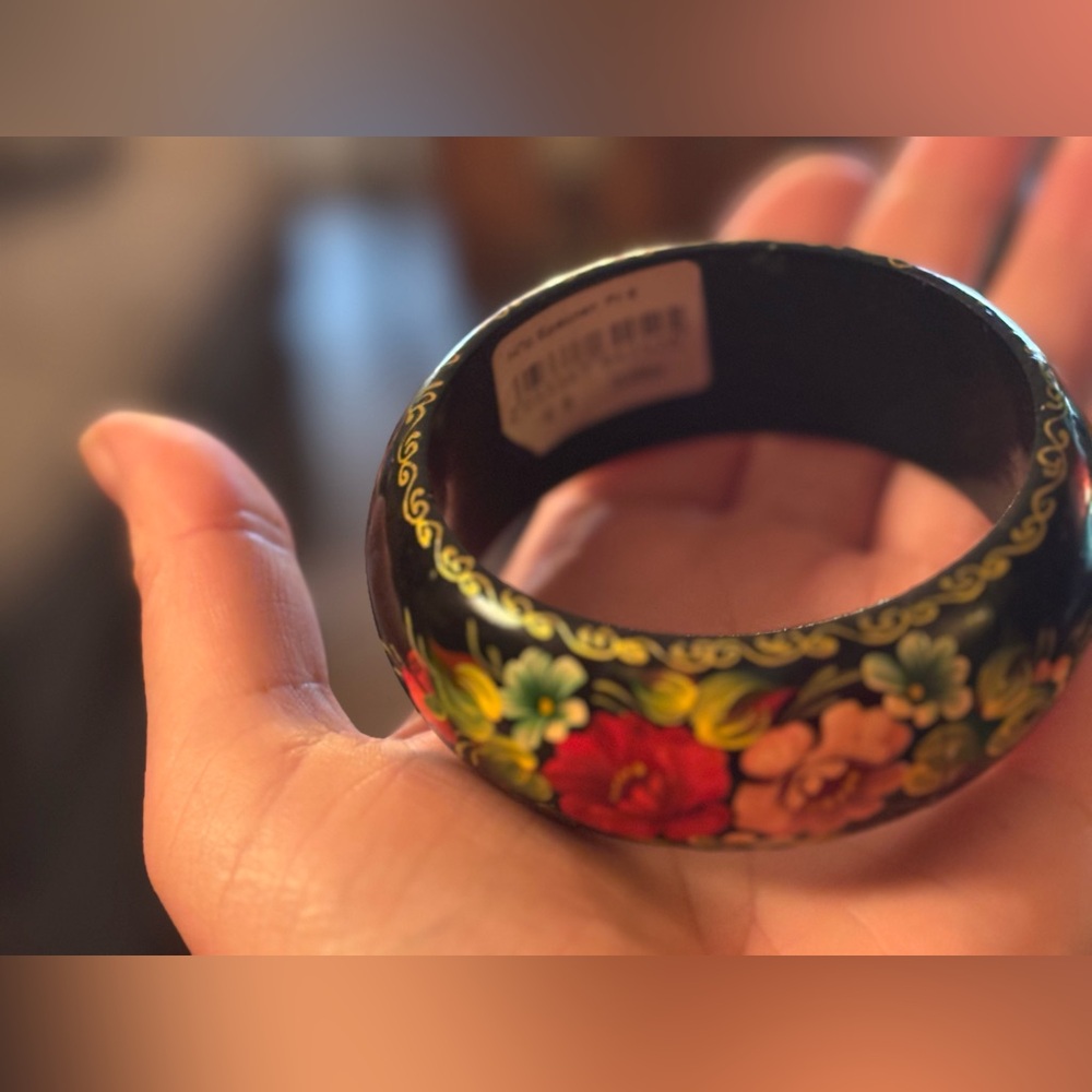 VINTAGE Russian Black Lacquer Floral Painted Bangle Bracelet Small - Picture 6 of 17